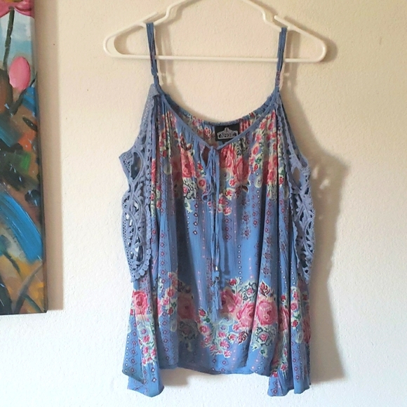 Angie Boho Blue Floral Cold Shoulder Top Size Medium - Picture 13 of 13